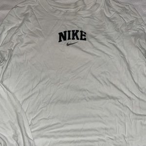 white nike vintage long sleeve
